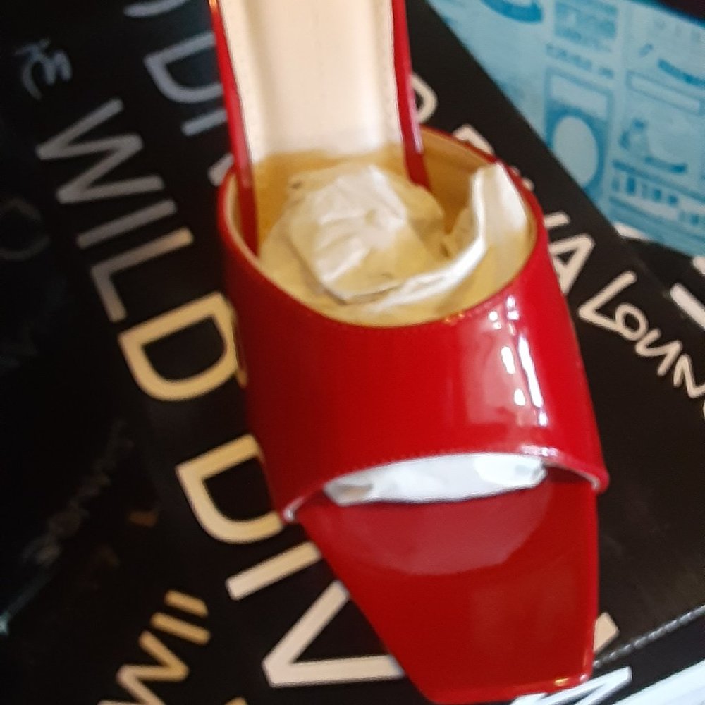 WILD DIVA RED PATENT SLIDES MULES 4" HEELS SEXY - Picture 1 of 4
